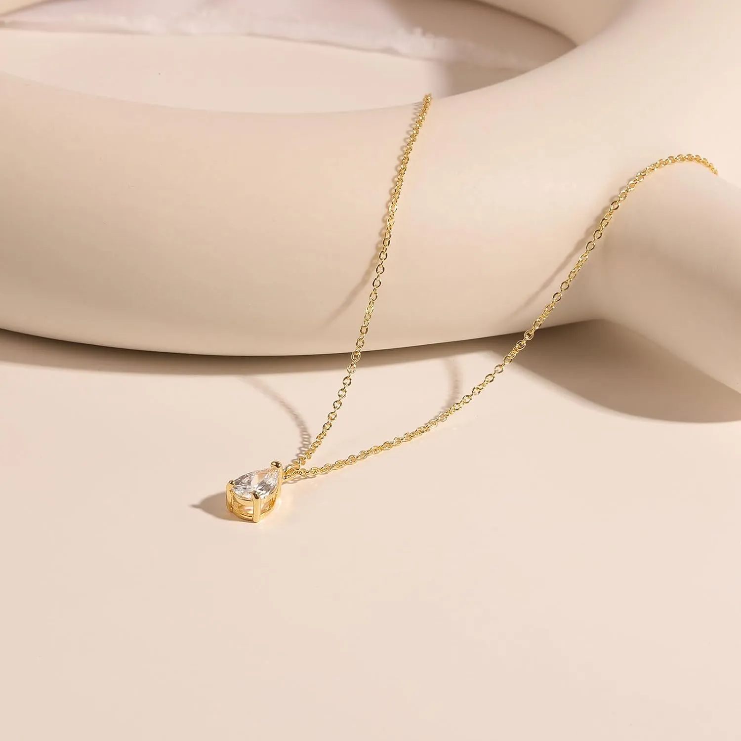 VRIUA Diamond Necklaces for Women, Dainty Gold/Silver Necklace 14K Gold/White Gold Plated Layered Necklace Simple Diamond Gold Necklace for Women Trendy Jewelry