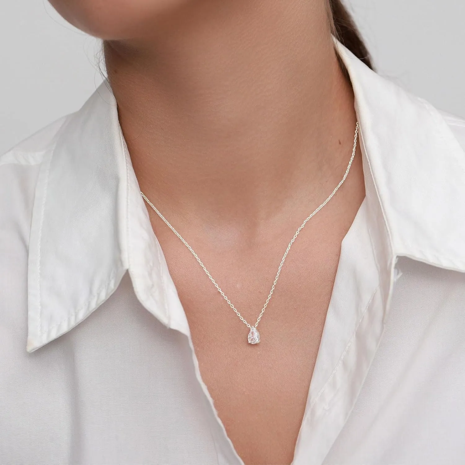 VRIUA Diamond Necklaces for Women, Dainty Gold/Silver Necklace 14K Gold/White Gold Plated Layered Necklace Simple Diamond Gold Necklace for Women Trendy Jewelry