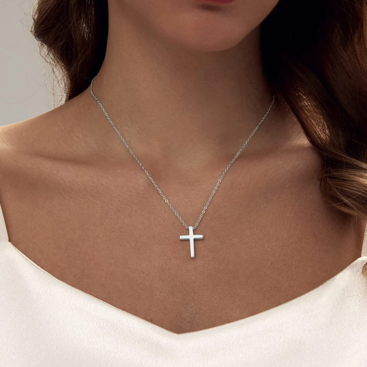 Zeffy Cross Necklace for Women, 18k Gold/Silver Plated Tiny Cross Pendant Necklace Simple Layered Cross Necklaces Gold Jewelry for Women