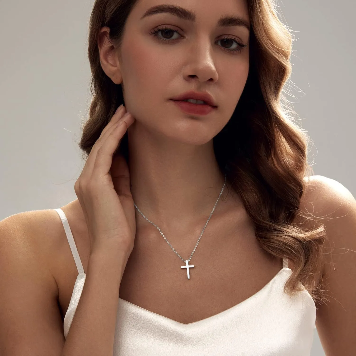 Zeffy Cross Necklace for Women, 18k Gold/Silver Plated Tiny Cross Pendant Necklace Simple Layered Cross Necklaces Gold Jewelry for Women