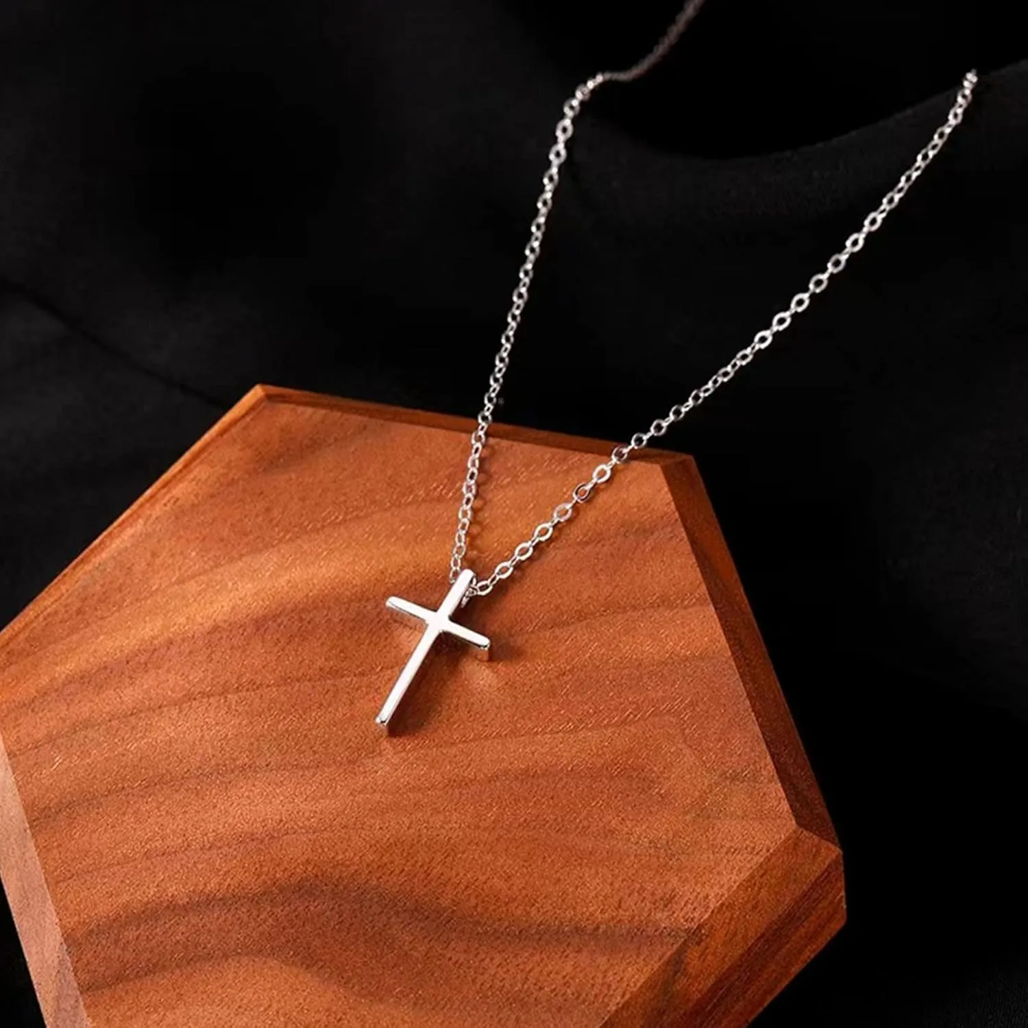 Zeffy Cross Necklace for Women, 18k Gold/Silver Plated Tiny Cross Pendant Necklace Simple Layered Cross Necklaces Gold Jewelry for Women